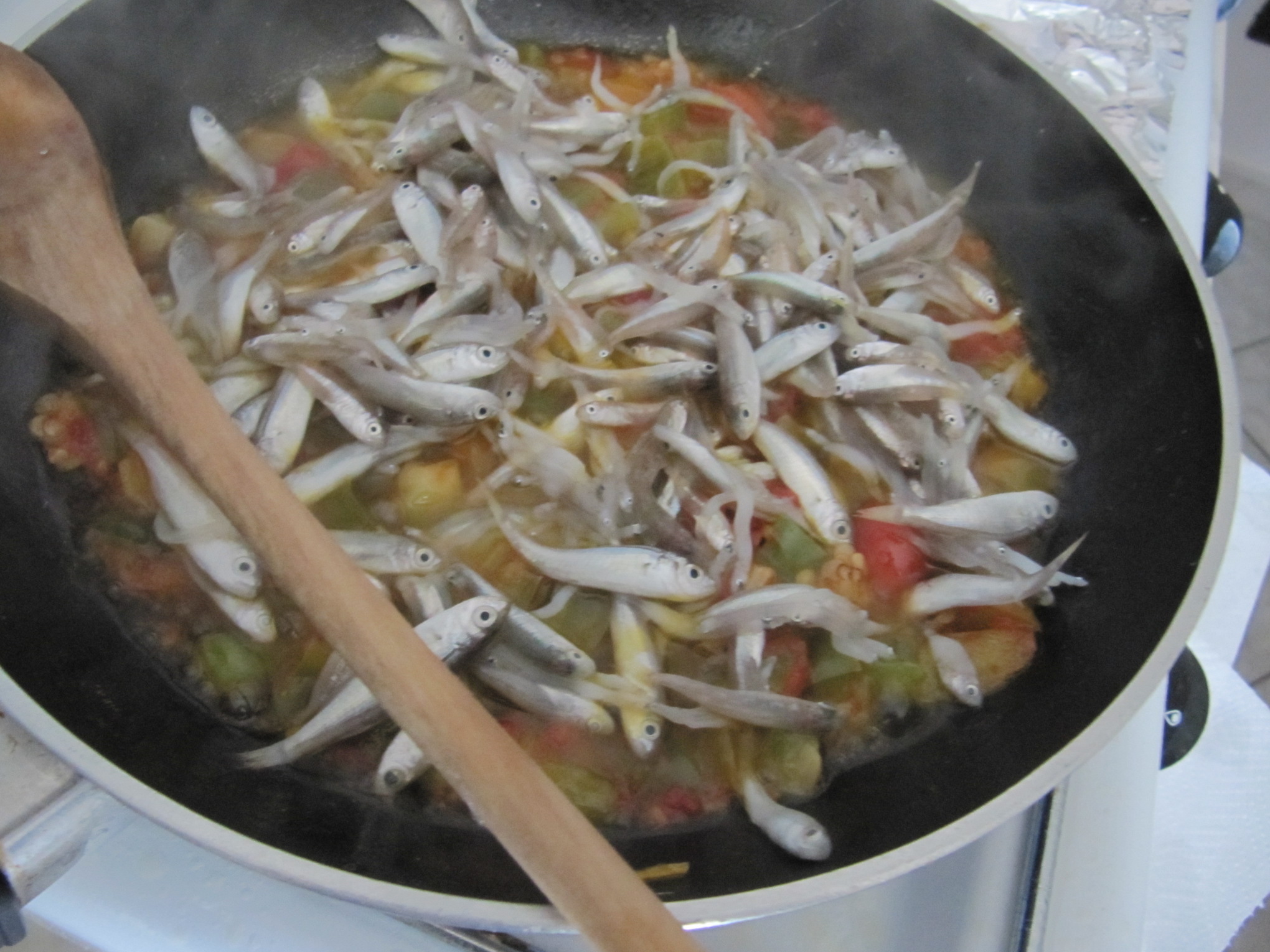 Pesciolini Pepe E Pummarola Pesciolini Con Peperone E Pomodoro